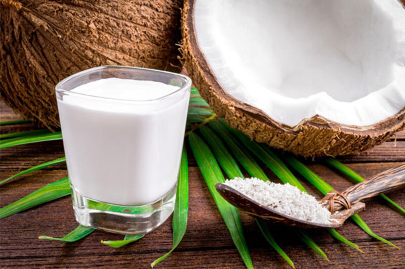Cân bằng nước cốt dừa, đường, muối và lá dứa giúp chè béo thơm nhưng vẫn thanh vị. 