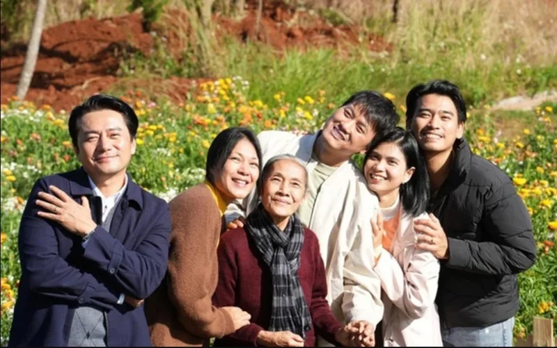 Lật mặt 7: Một điều ước tiếp tục chứng minh sức hút của thương hiệu Lật mặt với đề tài gia đình giàu cảm xúc.